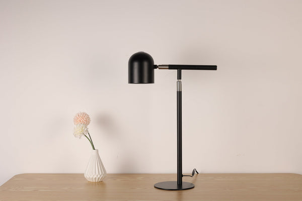 Klassisk & Minimalistisk Skrivbordslampa – Med Bas & Justerbar Arm – Svart